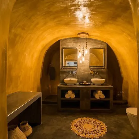 Gaia Suites Villa *